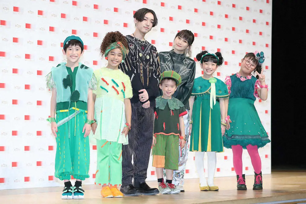 【画像・写真】【紅白リハ】YOASOBI・Ayase　子供たちから絶賛に照れまくり「我が子のように愛でている」