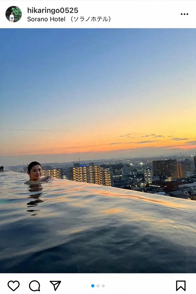 【画像・写真】石田ひかり　絶景眺めながらの“入浴ショット”披露に「夢のような雰囲気」「変わらぬ透明感」の声