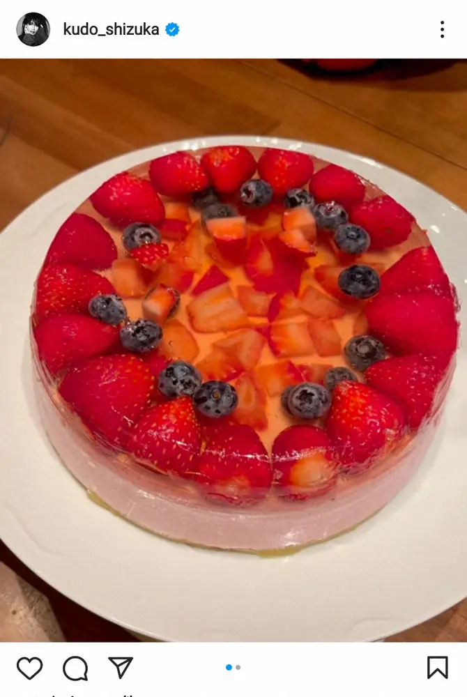 【画像・写真】工藤静香　超豪華おせち披露　昨年超え“8段重”　ケーキ前ににぎやか家族の声も