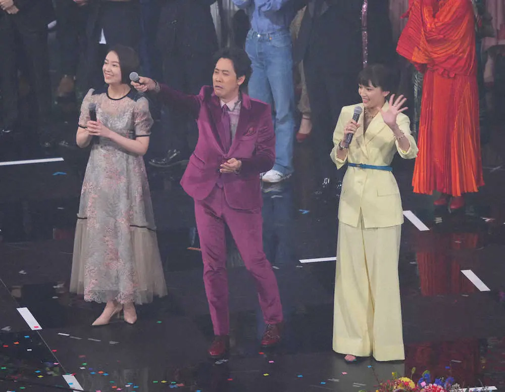 【画像・写真】【紅白】三谷幸喜氏＆小池栄子もボケた「審査委員長の…」大泉洋がツッコミ「鎌倉殿の13人」軽妙トーク