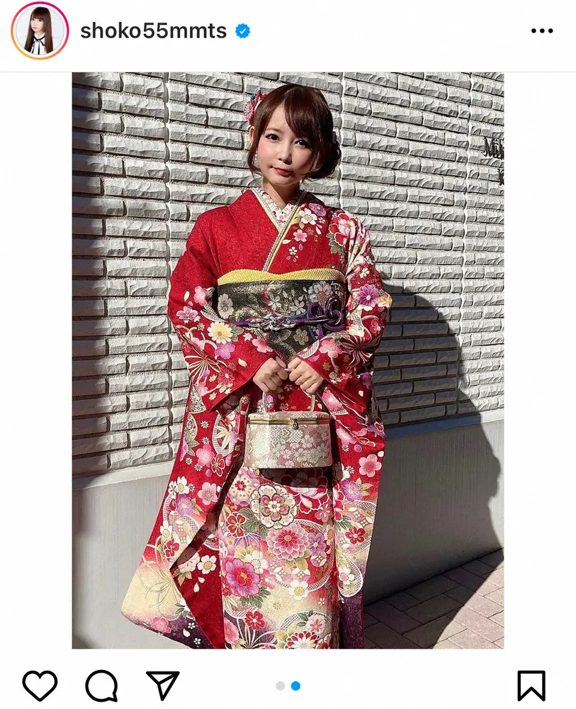 【画像・写真】中川翔子　あでやか振袖姿で新年のあいさつ　フォロワー「日本人形みたい」「永遠の二十歳」