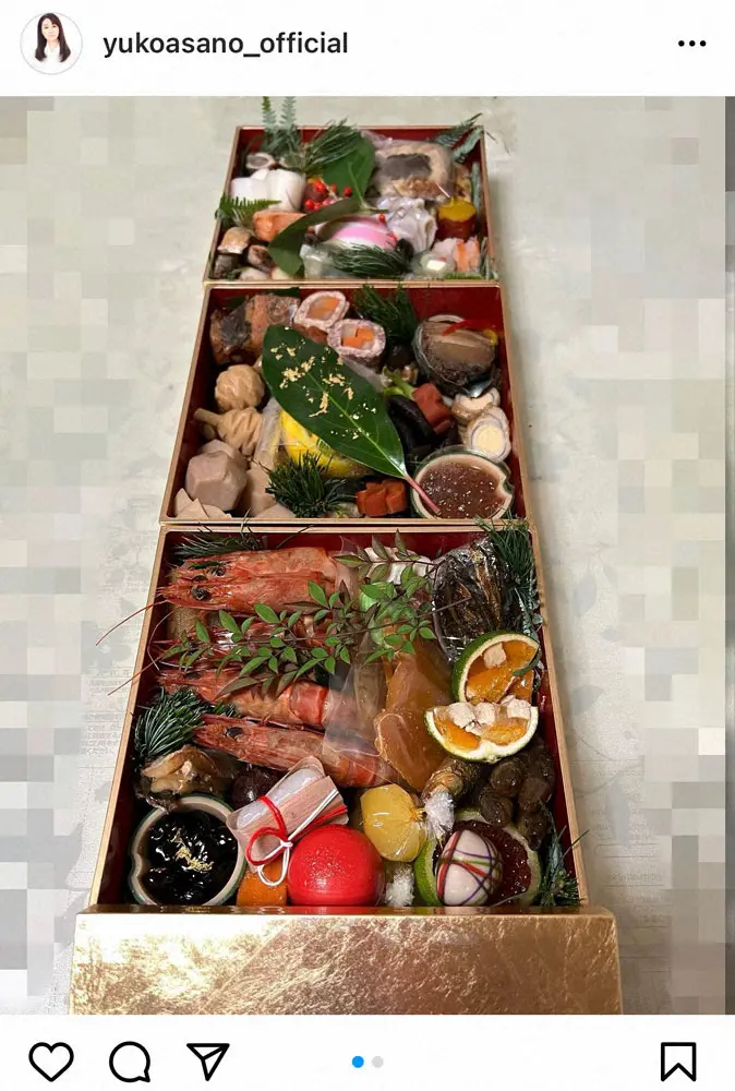 【画像・写真】浅野ゆう子　名店「神田川」の豪華3段重おせち披露に「豪華で美味しそう！」「豪華で、品が漂う」