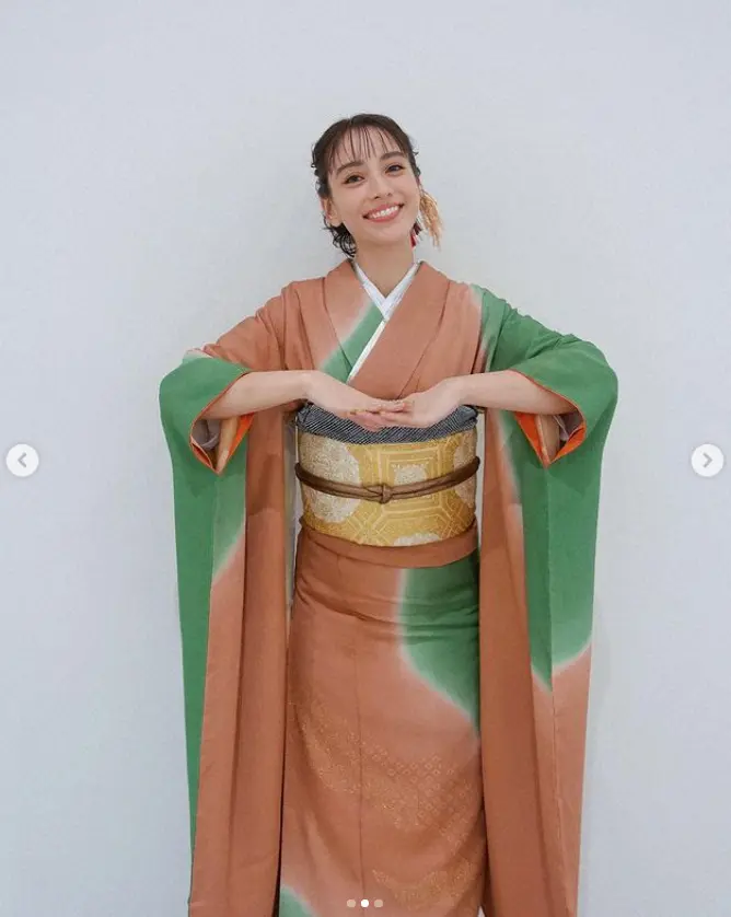 【画像・写真】滝沢カレン　着物姿で“仰天”初夢を告白「しつこく○○が頭に寄り付く夢でした」