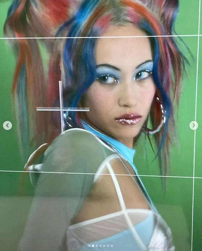 【画像・写真】水原希子　“アンドロイド風”衣装披露に「すごい！！」「素敵です」「カッコいい！」