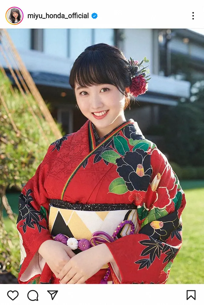 【画像・写真】本田望結　和服姿で新年のあいさつ　今年18歳で成人に「急に大人の仲間入り…しっかりと頑張ります」