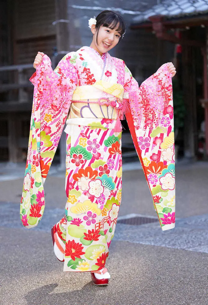 【画像・写真】今月役者デビューの新人女優・上原千果　なぎなたで学んだ“攻め”の姿勢