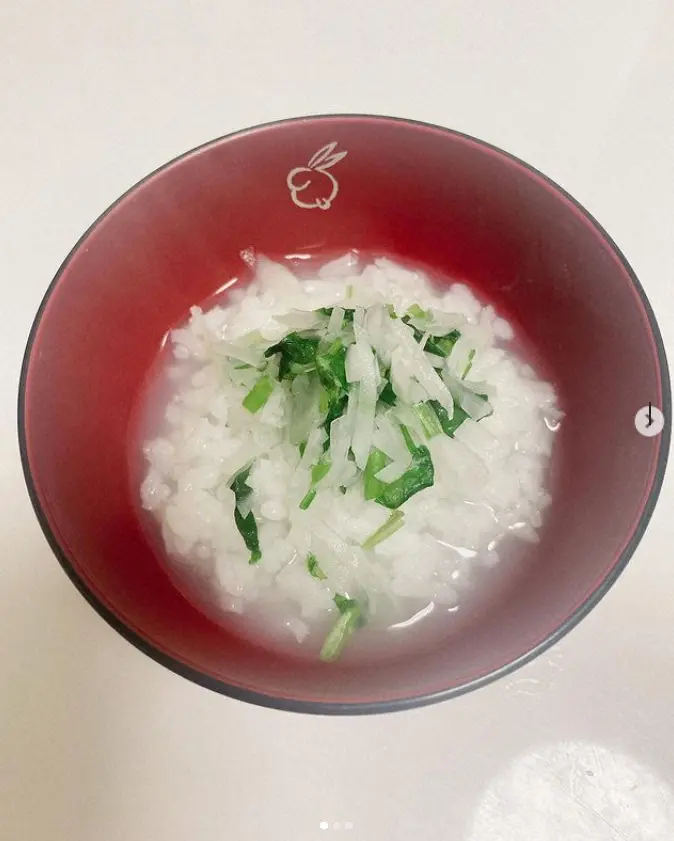 【画像・写真】熊田曜子　“1日早い”手づくり七草粥披露に「イイですねー」「美味しそう」「天然さが可愛い」