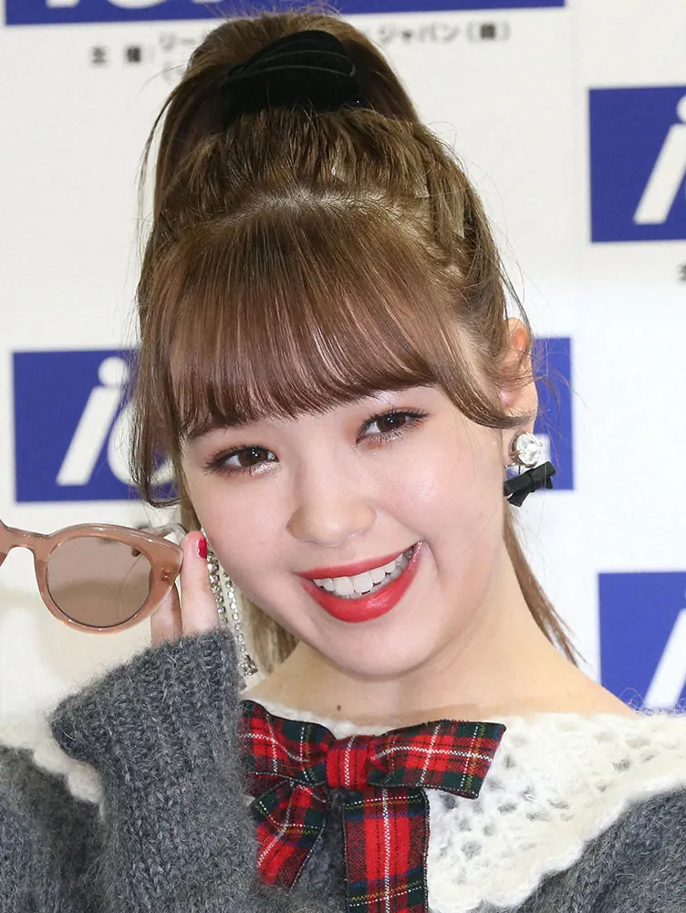 【画像・写真】藤田ニコル　年末年始にお餅、お菓子、アイス…食生活乱れて「ニキビいっぱいできちゃった」