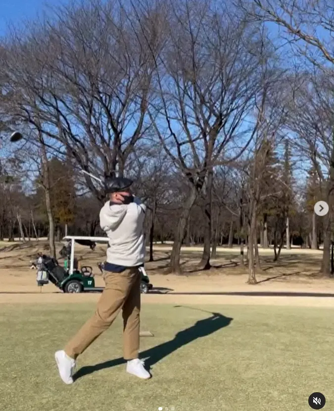 【画像・写真】関口メンディー　初ラウンドのドライバーショット公開に「ファー！！！」「パーファイブで11はさすが」