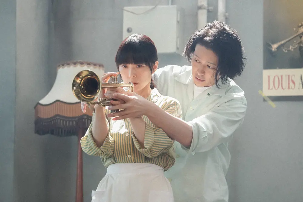 【画像・写真】【明日11日のカムカムエヴリバディ】第49話　るい、錠一郎とジャズ喫茶へ　母・安子と聴いたあの歌声に