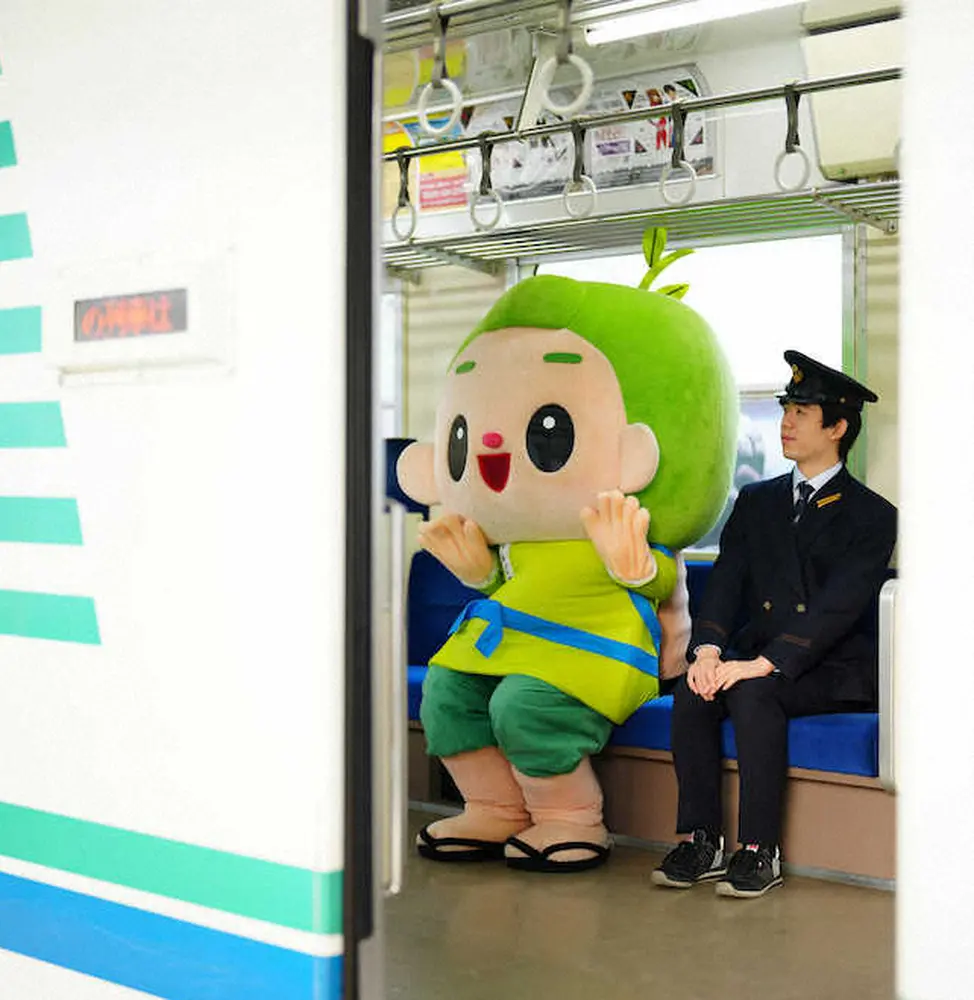 【画像・写真】藤井竜王　勝者のコスプレ初体験!さすがの読み「動物か鉄道」幼少期の憧れ車掌制服姿で笑顔
