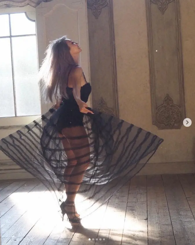 【画像・写真】倖田來未　シースルー黒ワンピ姿公開に「可愛いし色気やばすぎて鼻血」「たまらんんんんっっ」「女神」