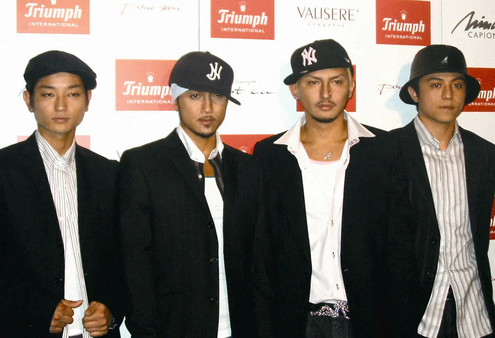 04年当時のDA PUMP（左から）SHINOBU、KEN、ISSA、YUKINARI