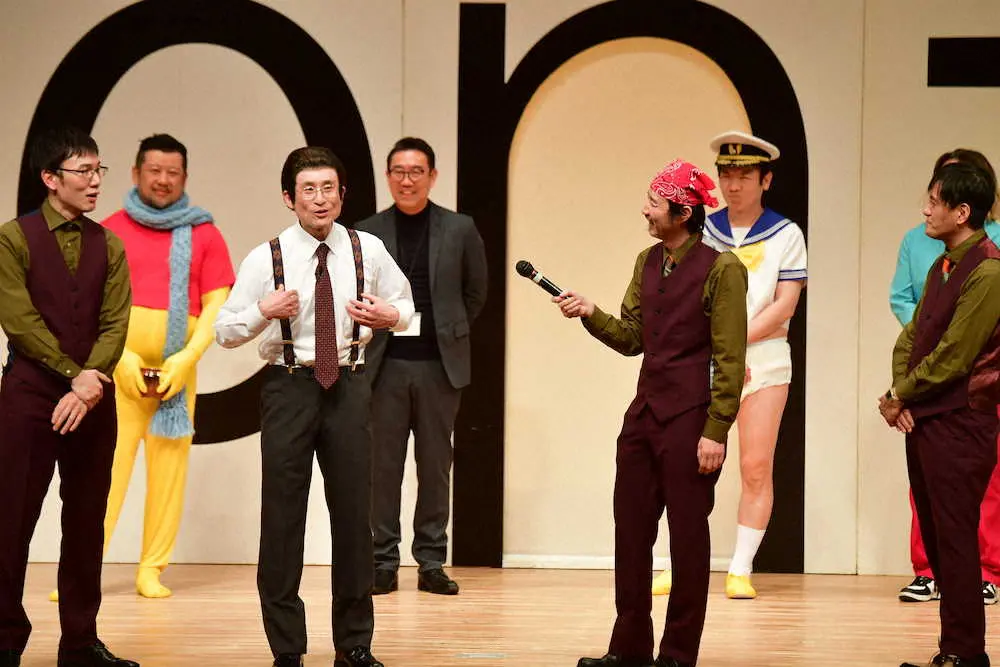 「お～い！久馬」（前列右から2人目）の芸歴30周年公演を彩った（左から）浅越ゴエ、ケンドーコバヤシ、なだぎ武、メッセンジャーあいはら