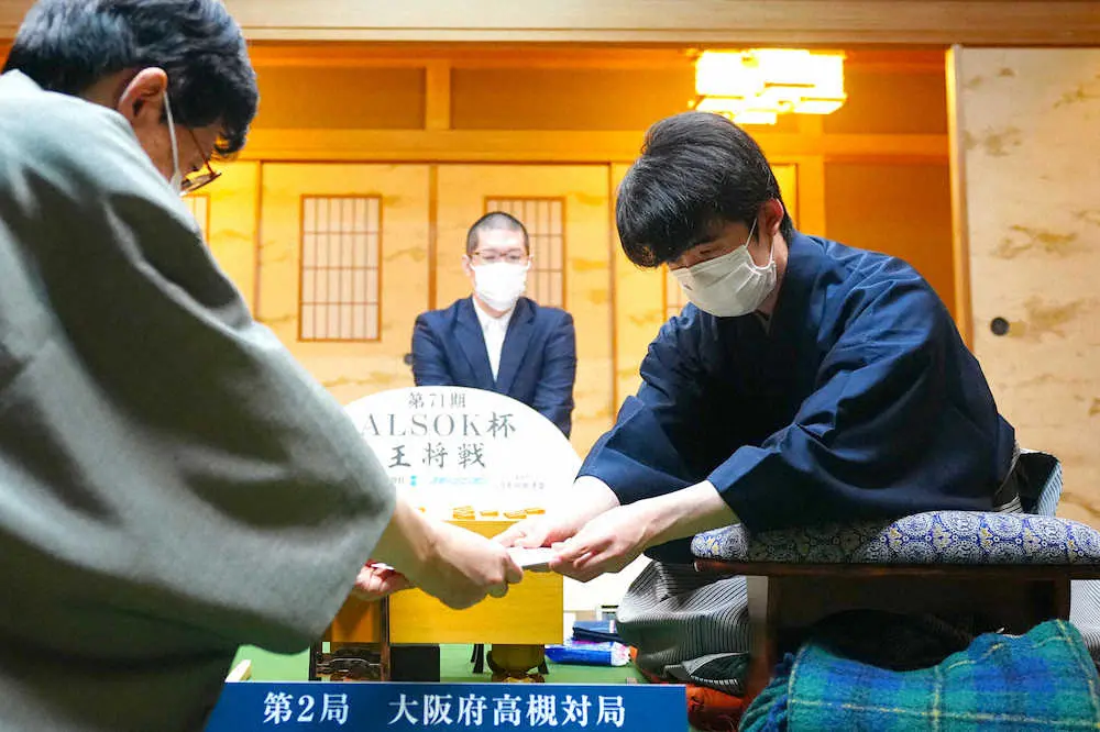 【画像・写真】後手の藤井竜王が58手目を封じて1日目終了　第71期王将戦第2局