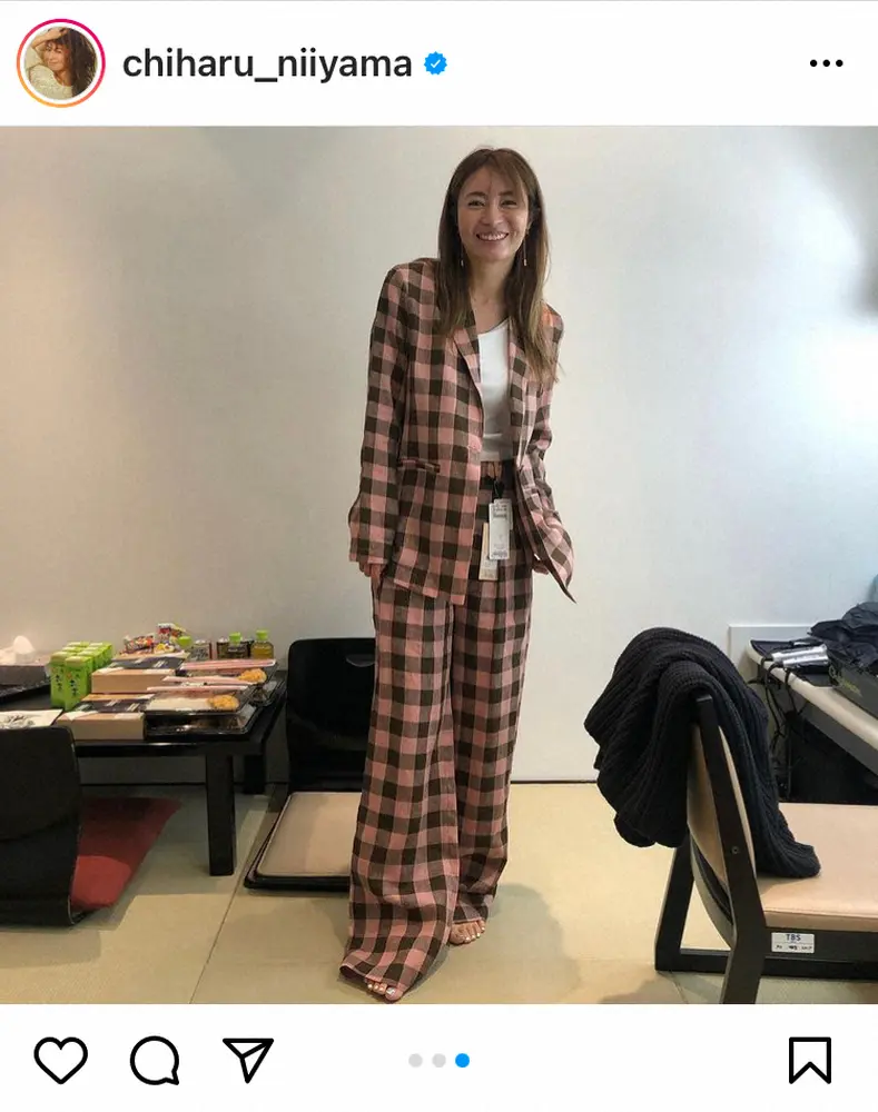 【画像・写真】新山千春　「正月太り解消！収録まで間に合った」全身ショットに「素晴らしいスタイル」「素敵です」の声