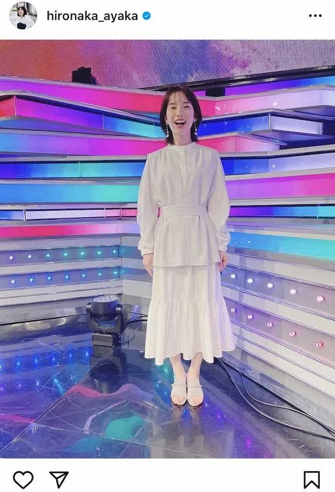 【画像・写真】弘中綾香アナ　“Mステ”3年ぶりの出演　セット背景に笑顔「エモかったです（まだ使う？）」
