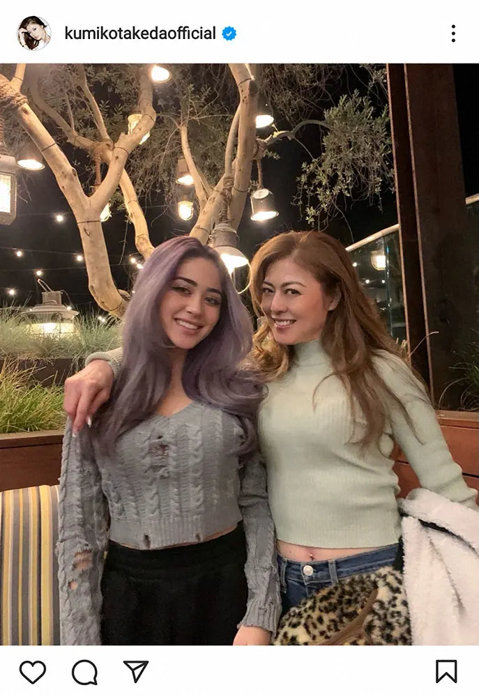 【画像・写真】武田久美子　へそ出し姿で一人娘のソフィアさんと2ショットに「姉妹みたい」の声