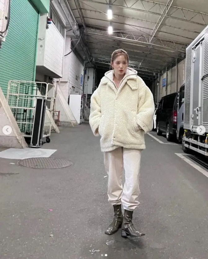 【画像・写真】本田翼　お気に入りのアウターにスエット、ブーツ姿披露に「お似合い」「前髪なし可愛いゾ」