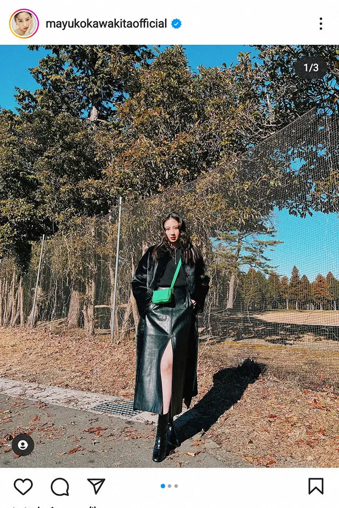 【画像・写真】河北麻友子　大きくスリットが開いたレザースカート姿に「素敵です」「綺麗な脚」の声
