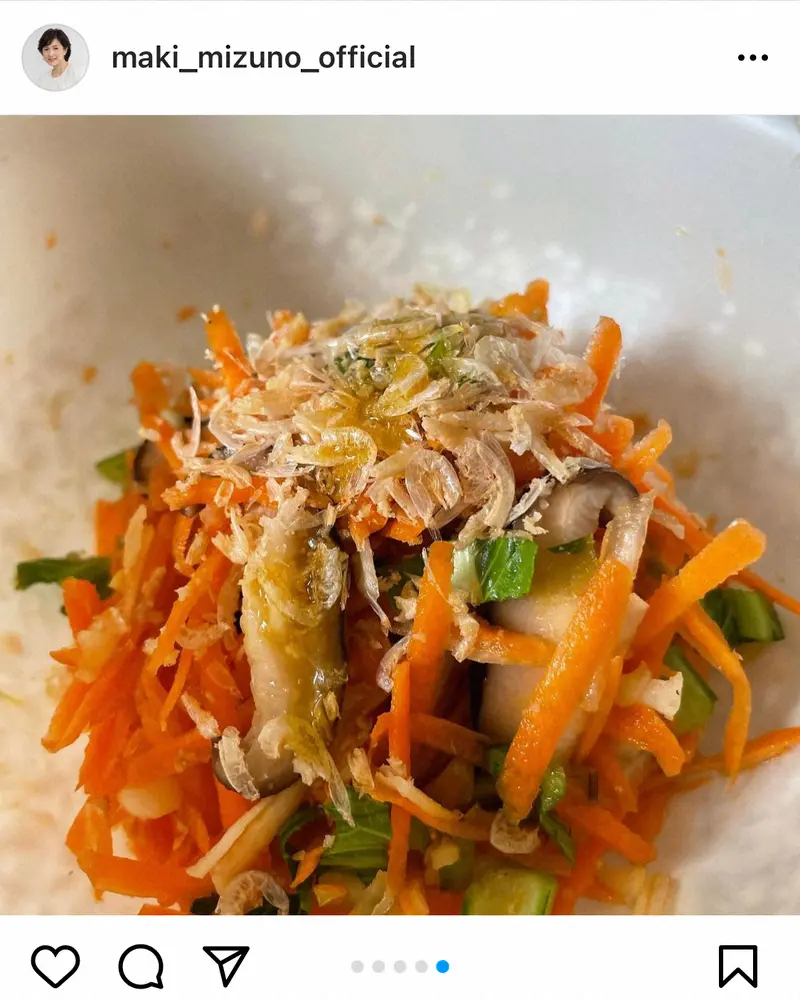 【画像・写真】水野真紀　「楽させて下さい」包丁まな板いらずの“適当サラダ”　レシピ紹介に「真似してみよう」の声