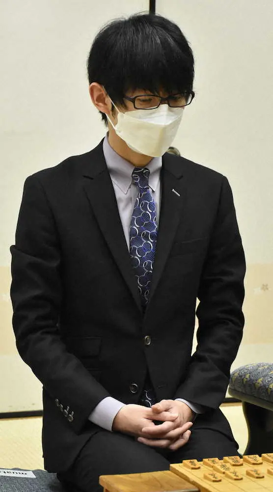 【画像・写真】斎藤慎太郎八段　2年連続名人挑戦を決める　豊島九段に勝利し8戦全勝