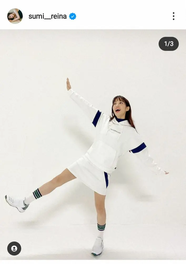 【画像・写真】鷲見玲奈　白のミニスカゴルフウエアで美脚披露に「めちゃ可愛すぎ」「さわやかすぎ」「200万点」の声