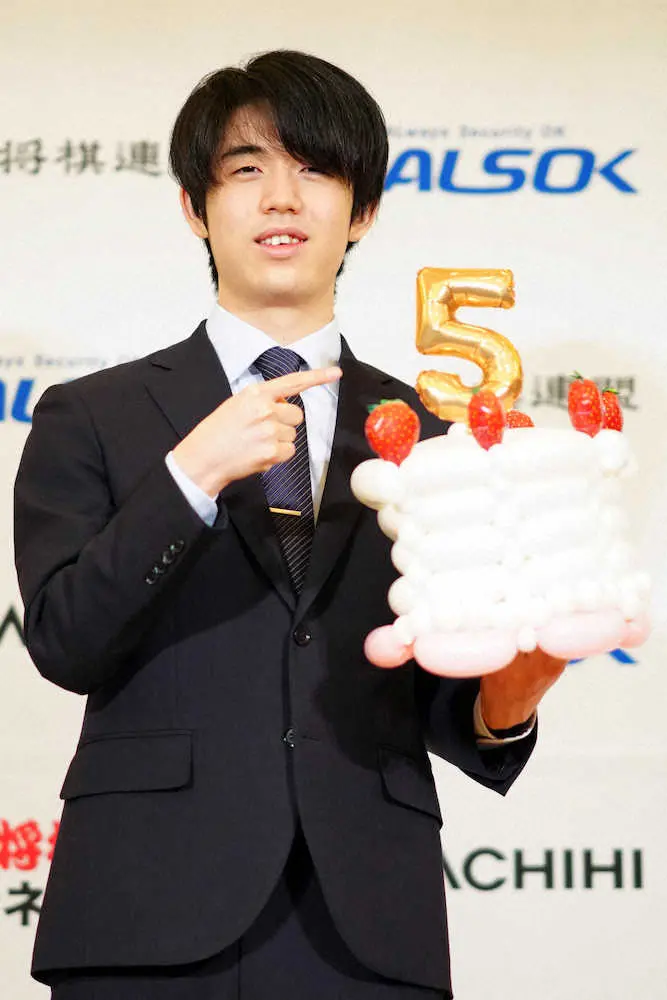 【画像・写真】藤井新王将　現在地を「森林限界の手前」と表現　トレンド入りの大反響「さすが」「お洒落すぎる」