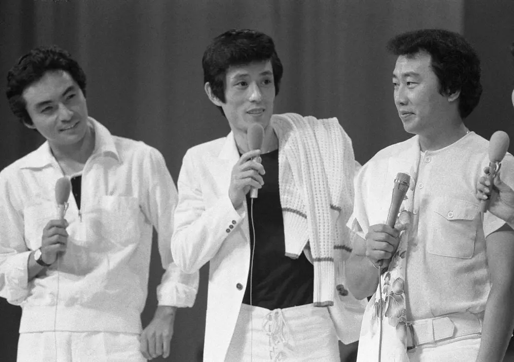 1978年、西郷輝彦、舟木一夫、橋幸夫がNHK「思い出のメロディー」に出演。収録で会見する（78年7月撮影）