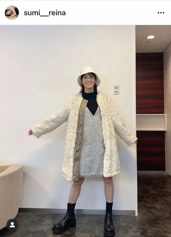 【画像・写真】鷲見玲奈　「久しぶりに私服」ミニのジャンスカ春コーデ披露にファン「激かわ」「脚キレイ」
