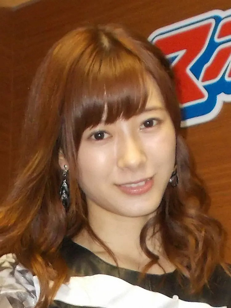 【画像・写真】生田衣梨奈　「たまごっち」ぶら下げた幼少期ショットに「美少女」「ほまれちゃんに似てる」の声