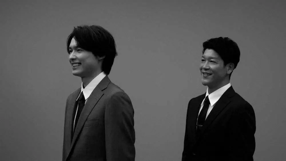 TDCソフトの新CMに出演するSixTONESの松村北斗（左）と駿河太郎