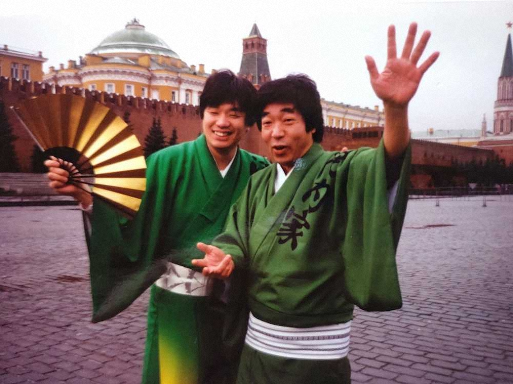 1991年１２月、モスクワの赤の広場で秋山豊寛さんと一緒にパチリ