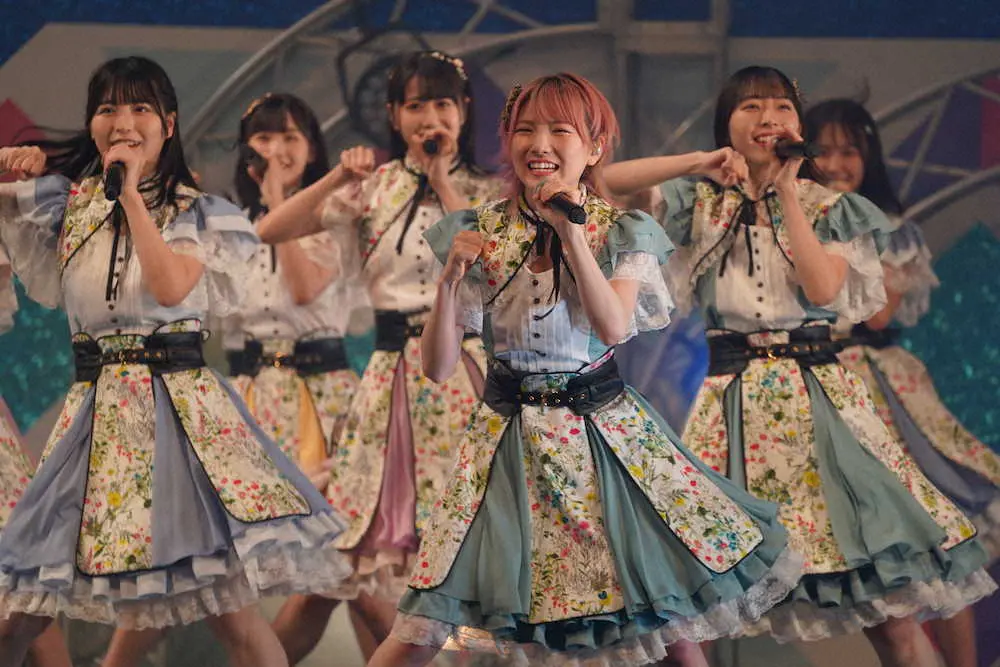 【画像・写真】AKB48・岡田奈々「後悔なんてあるわけない」　兼任のSTU48ラスト公演で熱唱　卒業生も登場！