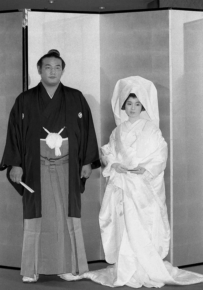 1985年、挙式した若嶋津と高田みづえ