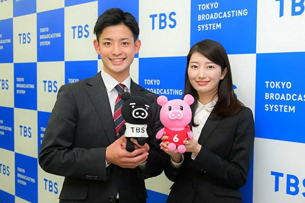 TBSの入社式に出席した新人アナウンサーの古田敬郷さんと吉村恵里子さん