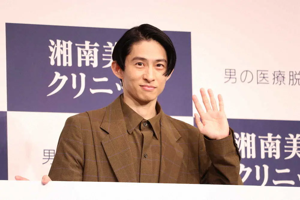 【画像・写真】“奇跡の40代”三宅健　美の秘訣は「保湿、睡眠、食事」　気になっている美容医療は…