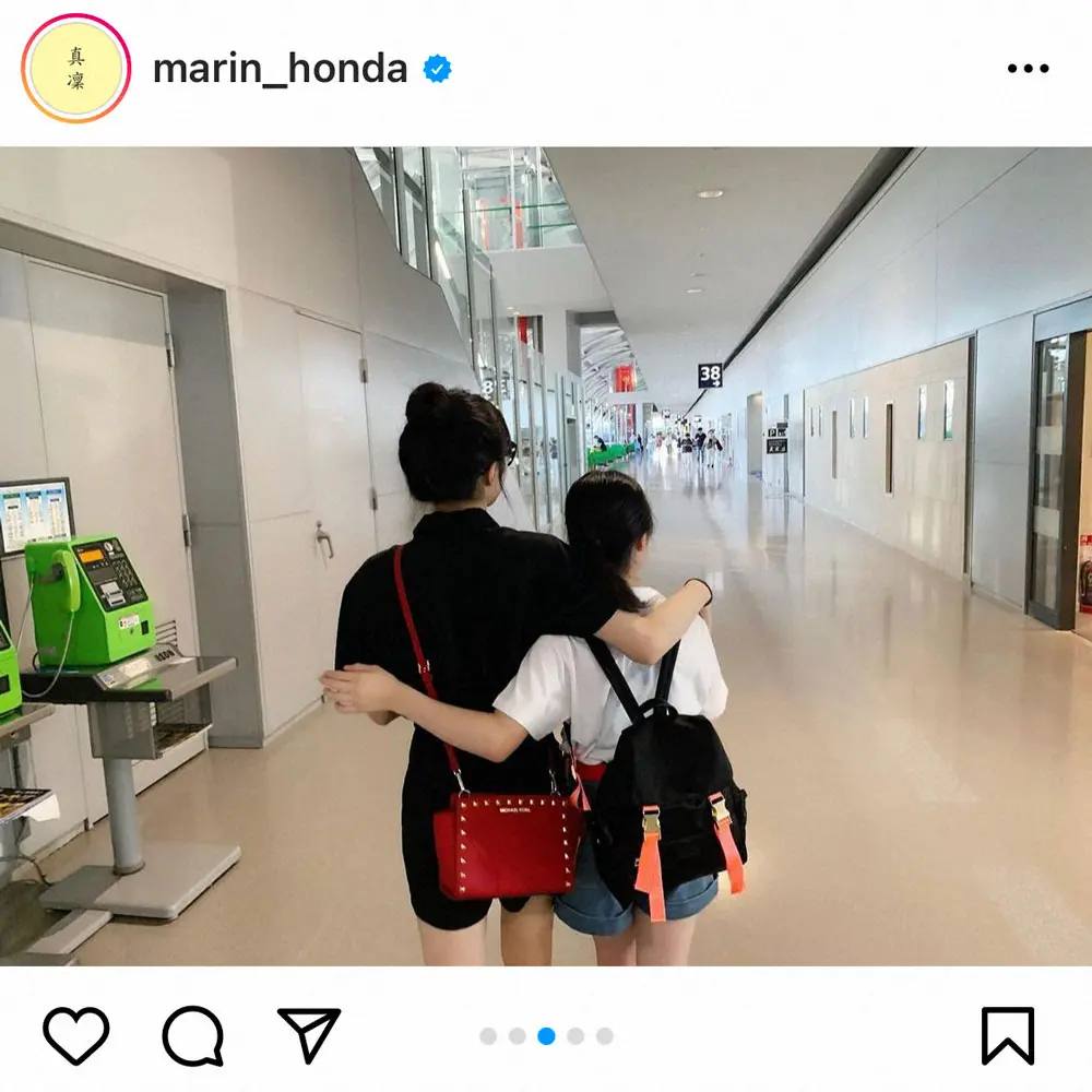 【画像・写真】本田真凜　妹・紗来の15歳誕生日祝福＆仲良し2ショット「キス顔」「手つなぎ」「腕組み」など投稿