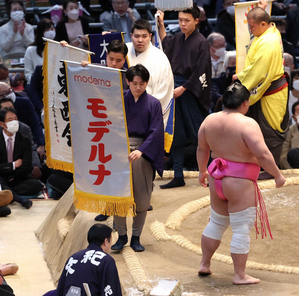 【画像・写真】コロナ禍象徴する大相撲春場所の「モデルナ懸賞旗」　珍宝となる日を待ち望みます…