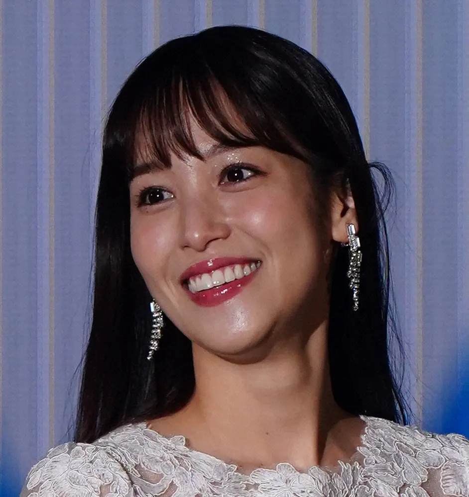 【画像・写真】鷲見玲奈アナ　遠距離恋愛の必須アイテムは“トランシーバー”だった!?