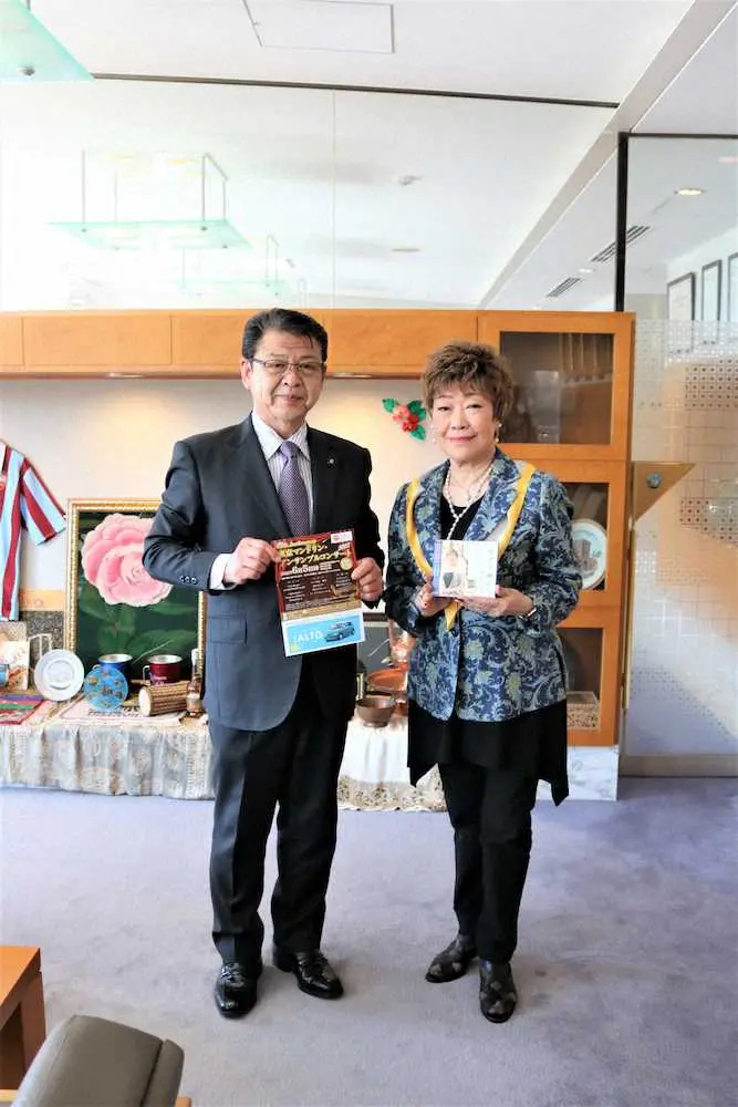 【画像・写真】秋元順子　伊東市なぎさ橋、新曲の舞台に感謝　市長を表敬訪問「歌いに来たい」