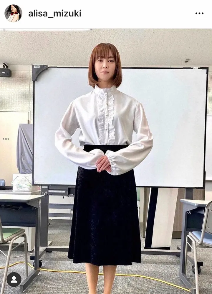 【画像・写真】観月ありさ　「相変わらず男前でサッパリした性格」山本舞香との8年ぶりの共演ショットに反響