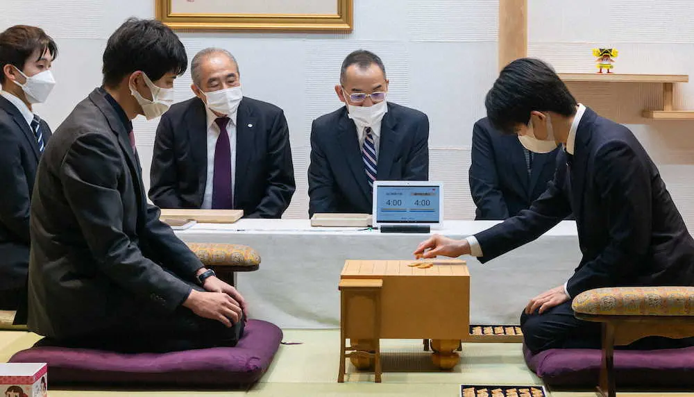 【画像・写真】藤井叡王「普段通り指せた」叡王戦先勝　前人未到8冠へ会心！タイトル戦11連勝