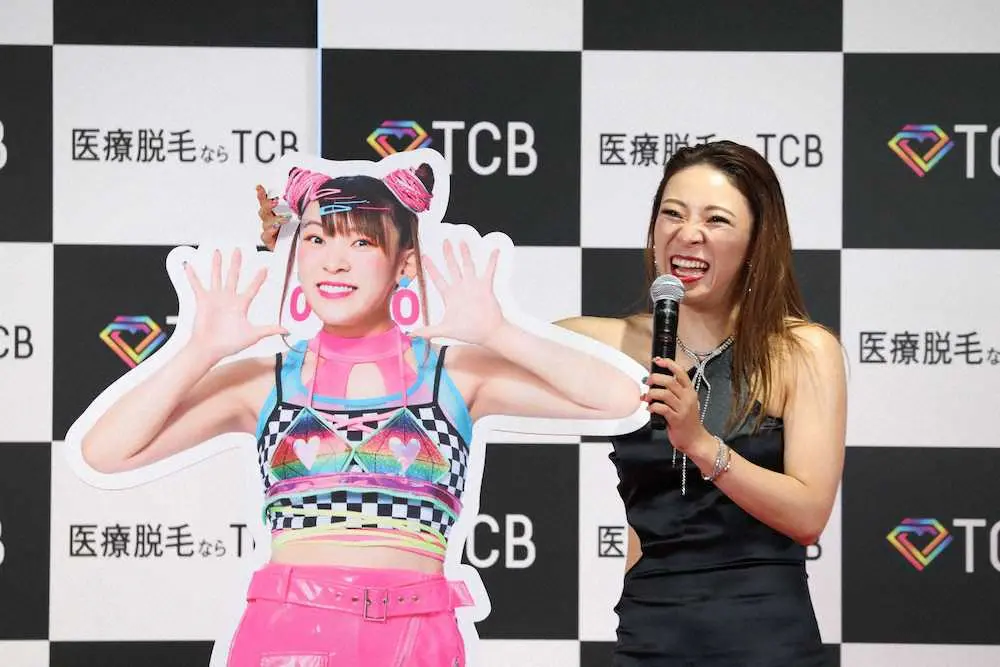 【画像・写真】黒ドレス姿で美容クリニック新CM出演のフワちゃん「こんなにきれいに撮ってもらったのは初めて」