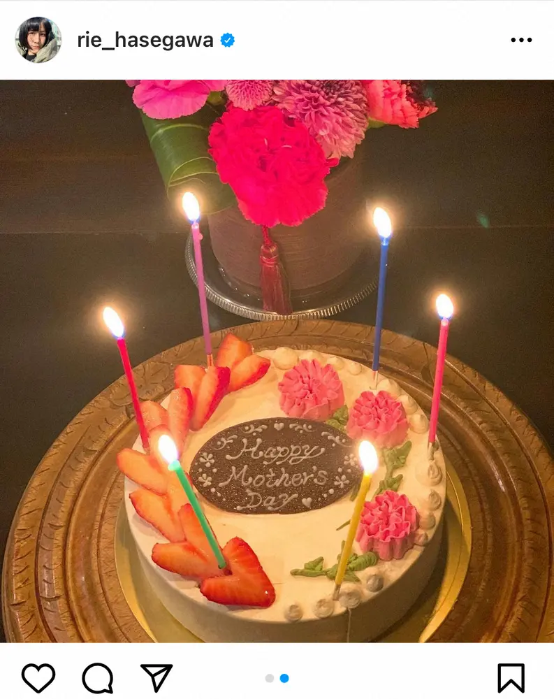 【画像・写真】長谷川理恵　母の日に花束持った最新ショット披露「美しいお母さま」「素敵なご家族」の声