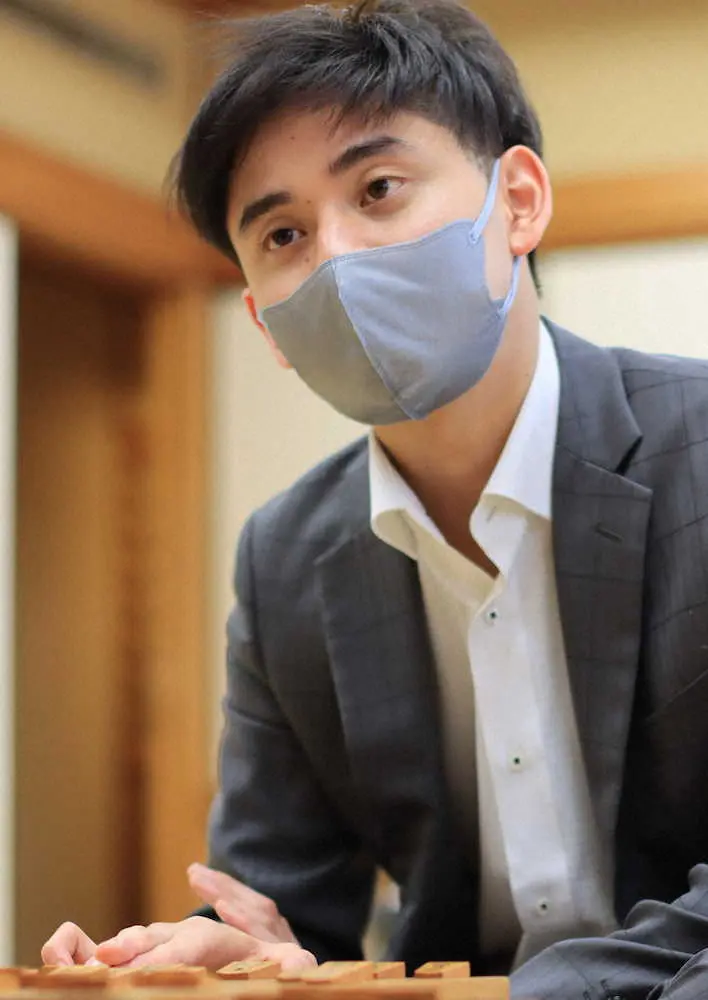 【画像・写真】斎藤明日斗五段　王将戦1次予選突破の今期第1号「ぎりぎりでした」