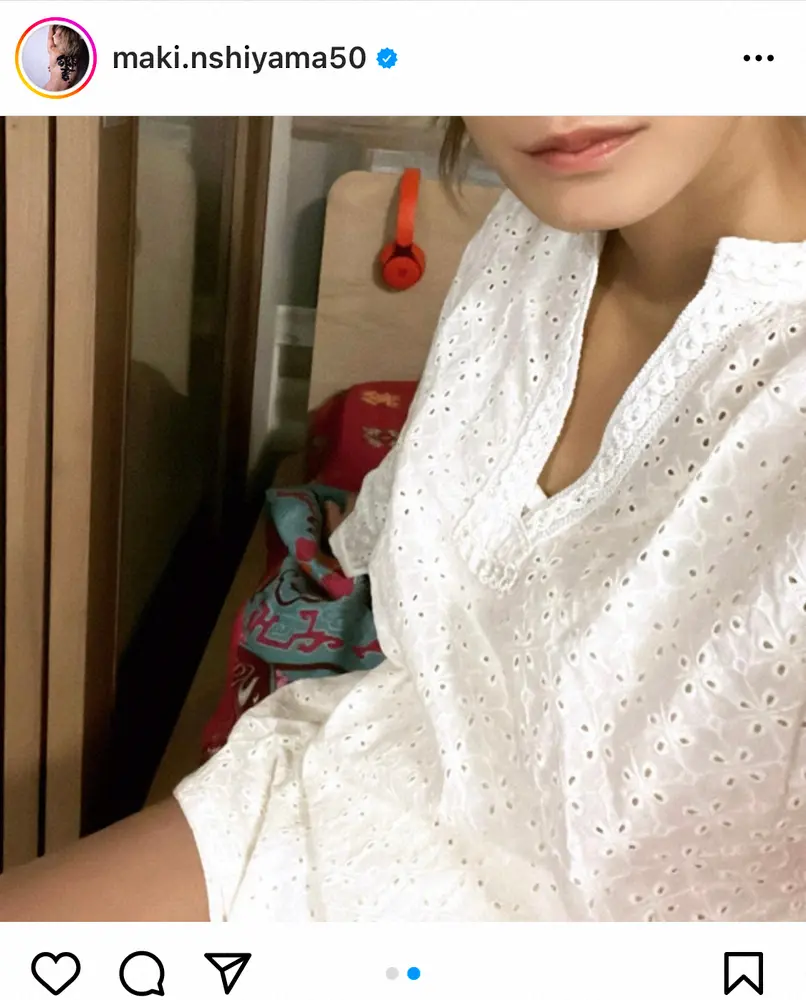 【画像・写真】西山茉希　美脚あらわ…ショーパンのホワイトコーデ披露「スタイルよすぎ」「脚キレイ」の声