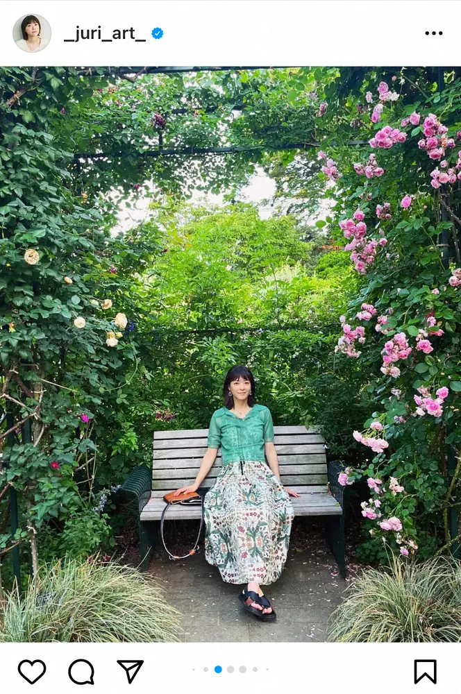 【画像・写真】上野樹里　夫・和田唱からの誕生日プレゼント　爽やかなワンピ姿に「旦那様のセンスGOOD」の声