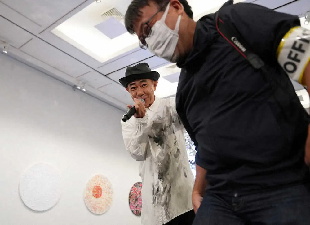 【画像・写真】木梨憲武　とんねるずの活動は「名曲もあるので2人並んで歌いたい」　個展にサプライズゲストも