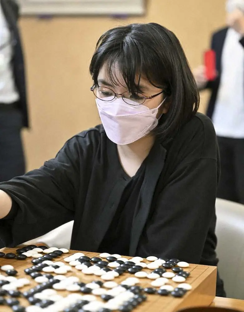 【画像・写真】菫二段　史上最年少公式戦100勝、13歳3カ月　50年ぶり記録更新